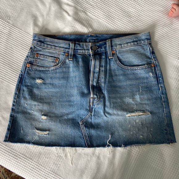 Levis Denim Skirt - Picture 1 of 6